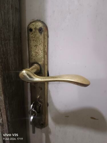 مطلوب نجار باب وشباك لتركيب ابواب