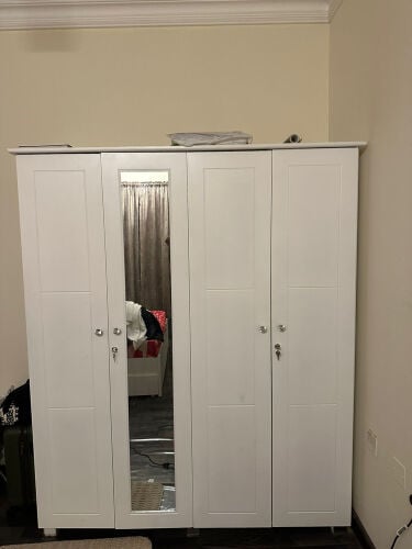 Brand new 2 months old Wardrobe