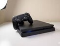 PS4 + CONTROLLER 