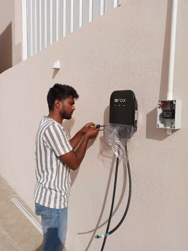 tesla, byd any charger install