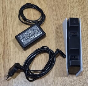  PlayStation 5 charging station 