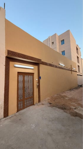 بيت صغير في المطار مؤجر