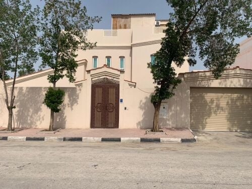 فيلا في الهلال للإيجار