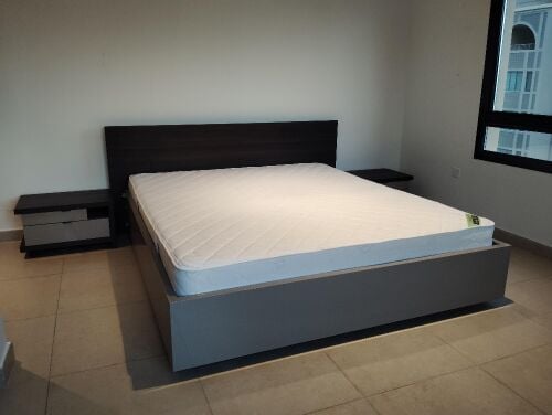 king size bed with mattress