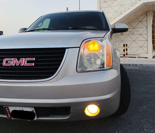 GMC YUKON (perfect)