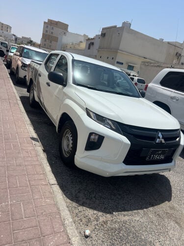 Mitsubishi pickup 