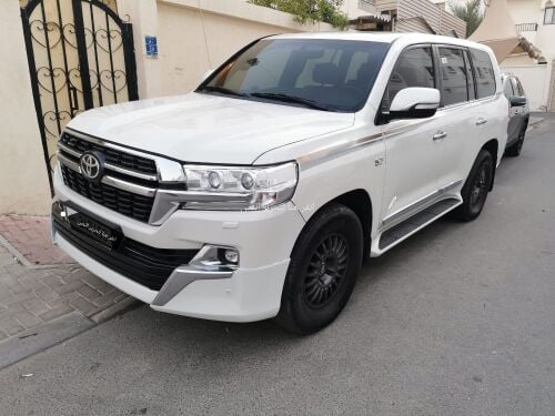 For sale: 2016 Land Cruiser VX-R