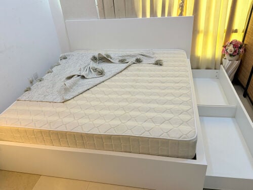IKEA king bed+mattress+2 storage 