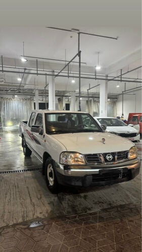 Nissan pickup 