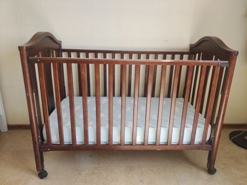 baby cot