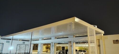 أعمال الحديد والأسوار الخ.