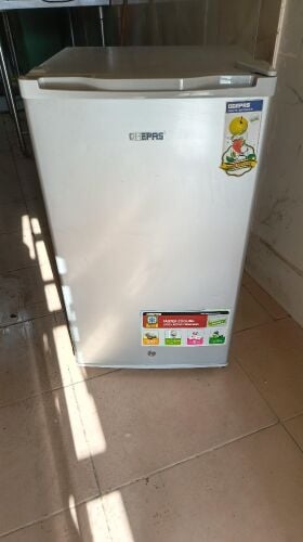 GEEPAS GRF119SPE SINGLE DOOR FRIDGE