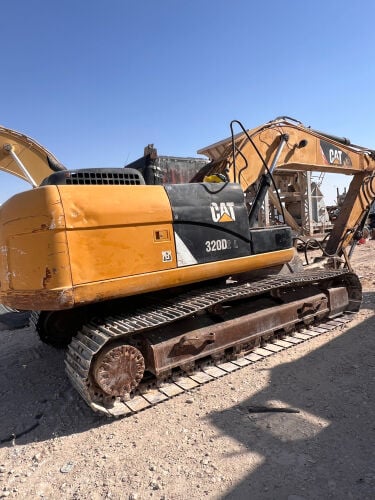 CAT320D2L