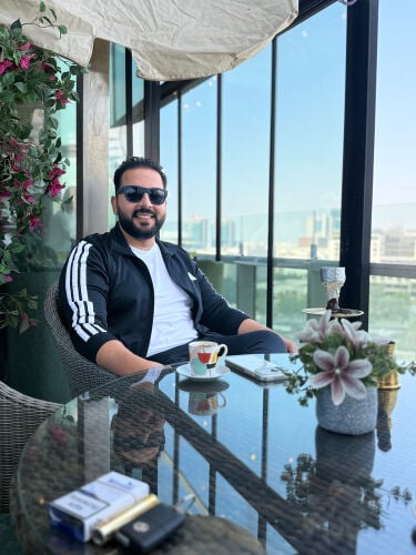 مندوب تخليص معاملات