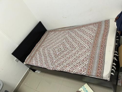 Queen size bed for sale
