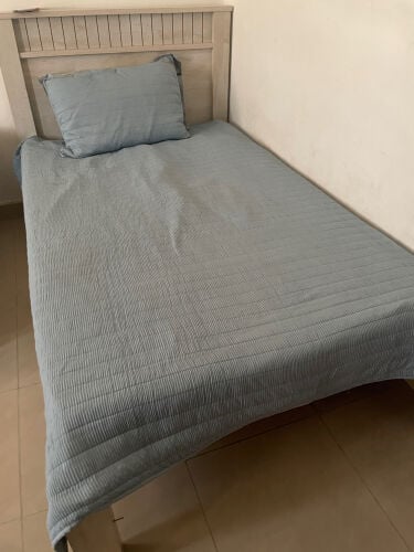سريرين مع مفرش 