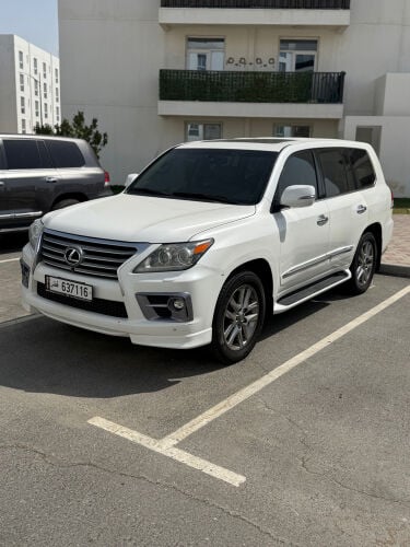 Lexus LX 570 very clean condition
