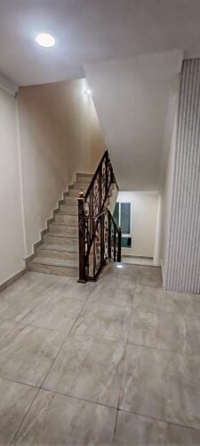 داخل مجمع سكنى بدون عموله