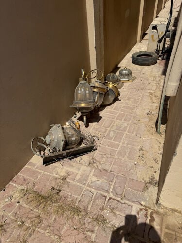 للبيع