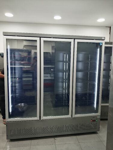 Three doors chiller for sale