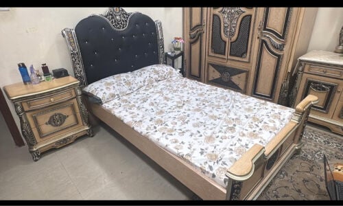 Queen size bedroom set (URGENT SALE