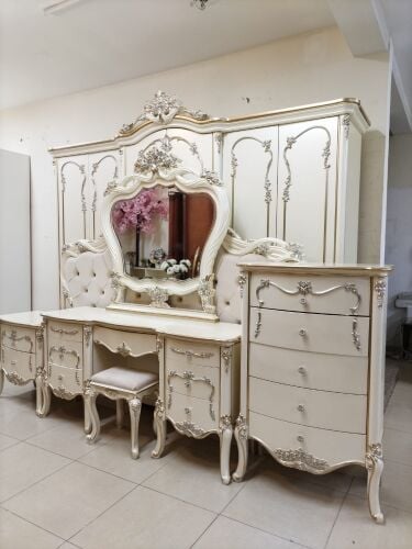 king size bedroom set..74084115