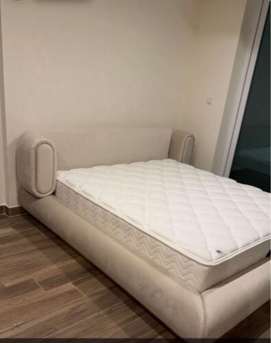 new King bed