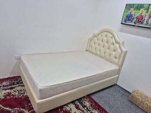 single bed neat and clean 