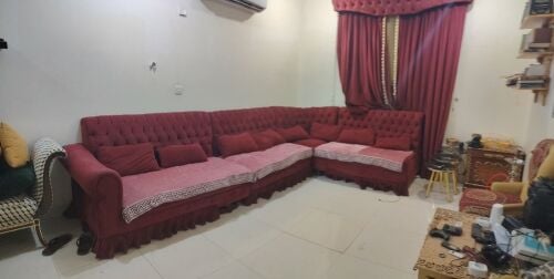 طقم جلوس بحالة جيدة