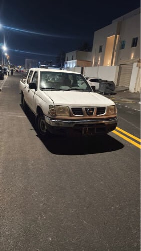 Nissan 2003 pickup