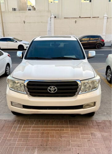 Toyota Land Cruiser GXR V8