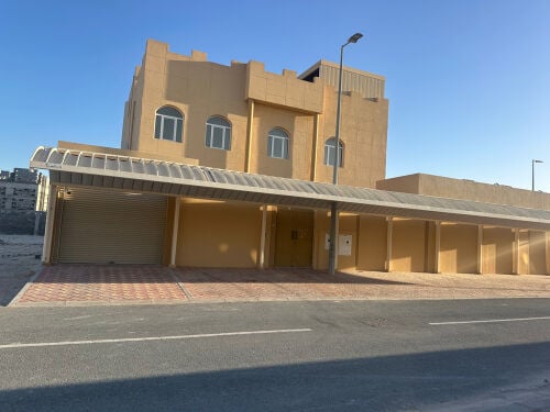 للإيجار فيلًا فاخرة بمعيذر الوكير