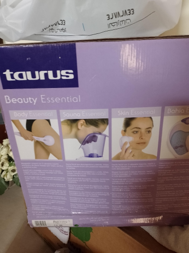 A device for purifying the face