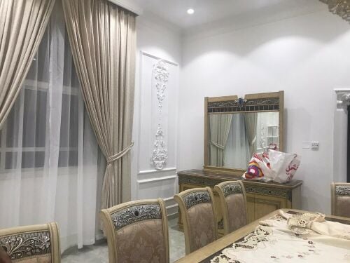 طقم طاولة طعام