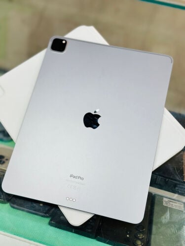 IPad Pro 12.9 inch (6th generation 