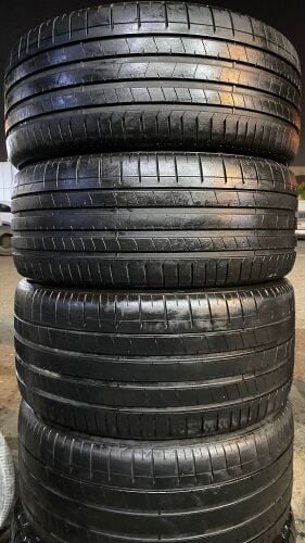 Front 285/40/22.back 325/35/22