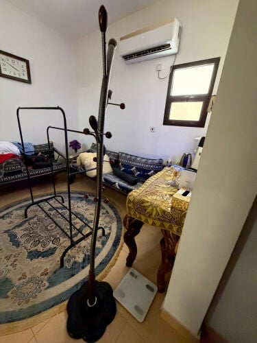 علاقة ملابس نظيف