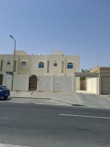 فيلا للايجار فمعيذر الجنوبي