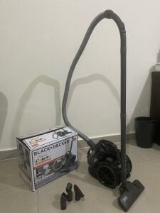 Vacuum with 1 year warranty