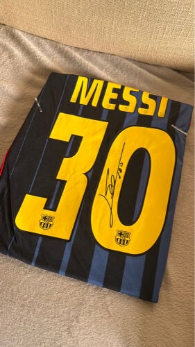 Lionel Messi Signed jersey FCB 2004