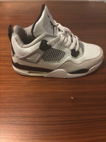 Air Jordan 4, Military Blacks