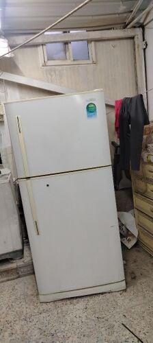 ثلاجه بحاله جيده