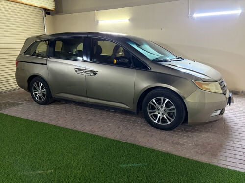 2011 honda oddessey, 184k km , excellent family car , fully loaded , no dealers plz dont contact- call only if u r a serious buyer. Thanks