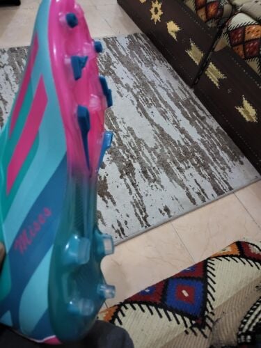حذاء رياضي مقاس 45