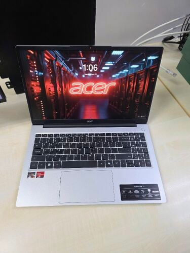 ACER Ryzen 7 7000 16GB 512GB 15.6"F