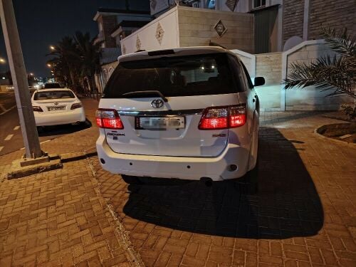Toyota fortuner 2011