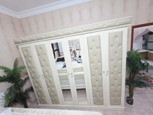 6 door cabinet 