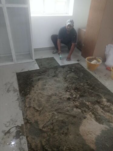 أعمال تركيب البلاط