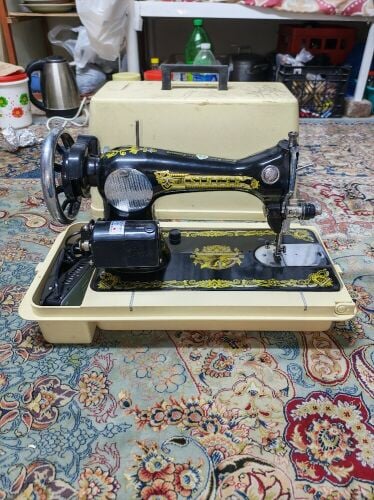 Singer electric sewing machine