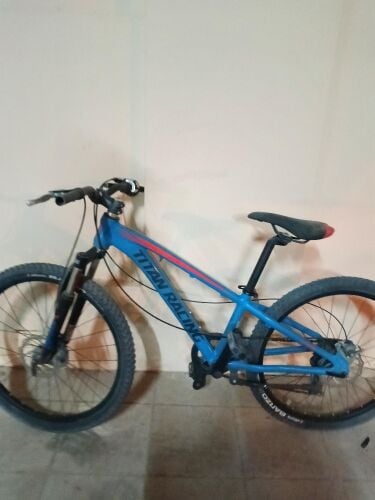 TITAN RACING   S 24